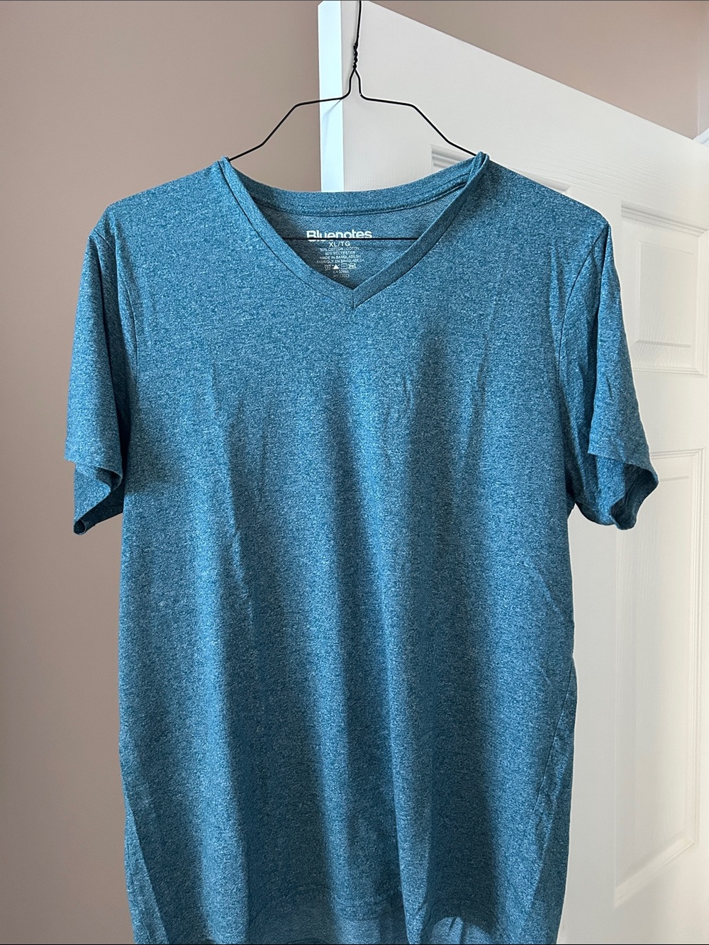 Bluenotes Men’s Short Sleeve V-Neck Tee in Heather Teal